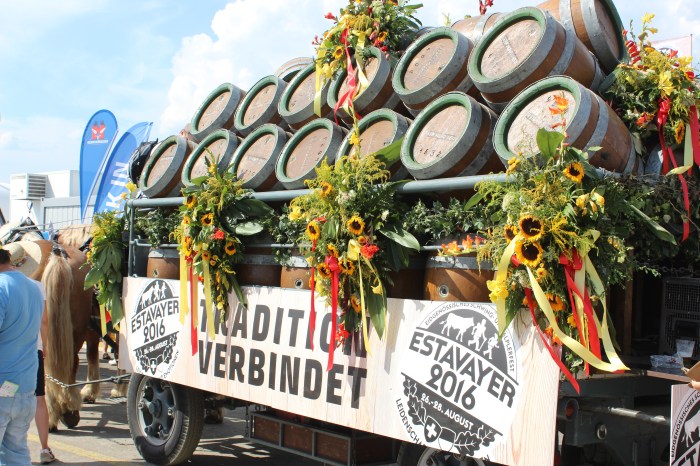 ¡Viva la fiesta y la cerveza gratis!